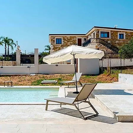 Отель Con Piscina